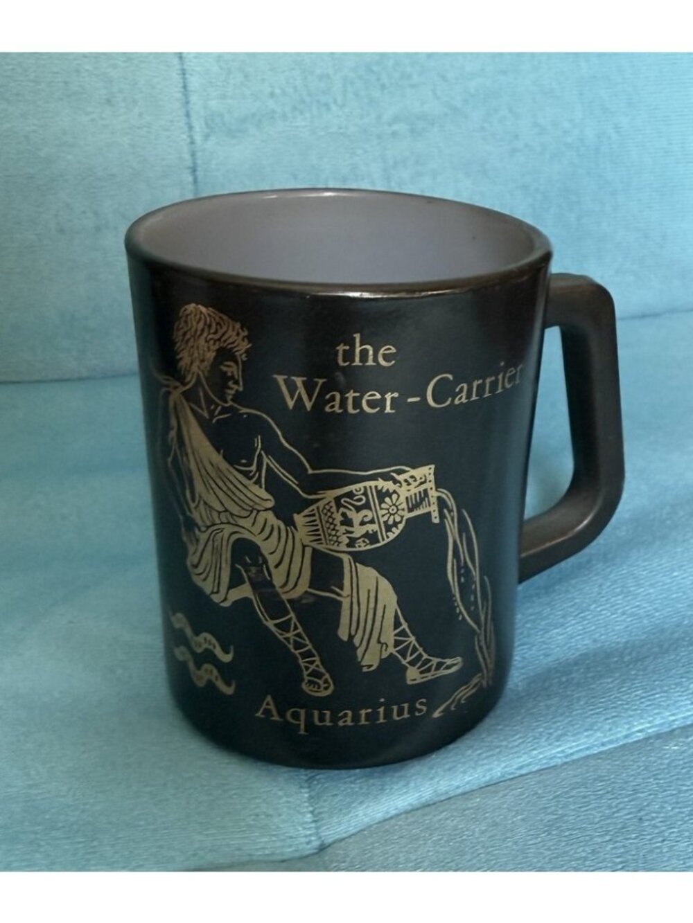 Aquarius HOROSCOPE Federal Coffee Mug The Water Carrier Black Gold Astrology